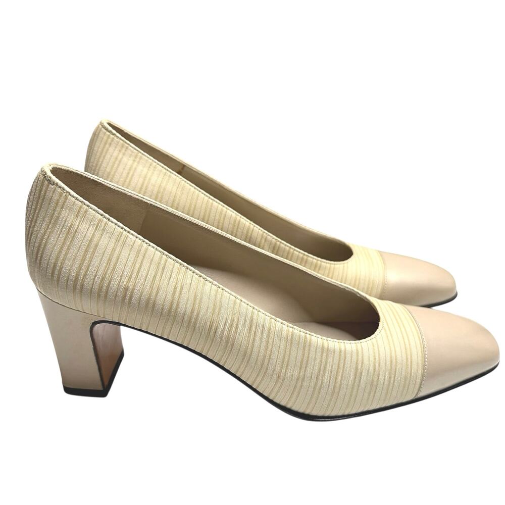 Salvatore Ferragamo Patent Leather Beige Cap Heels Women’s 7AA
